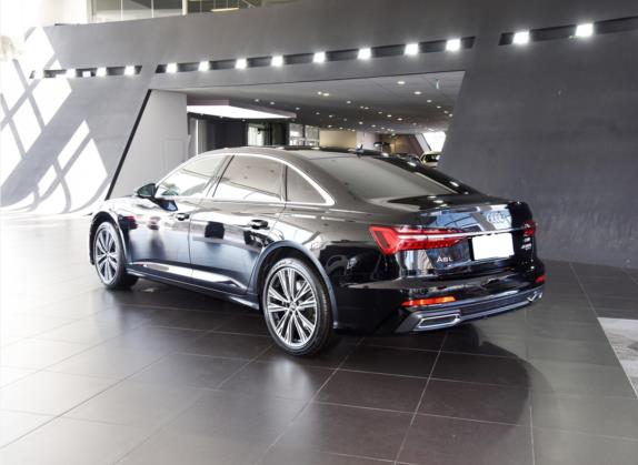 奥迪A6L 2022款 45 TFSI quattro 尊享动感型 外观   斜后
