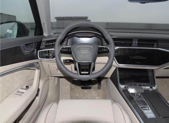 奥迪A6L 2022款 55 TFSI quattro 尊享致雅型 中控类   驾驶位