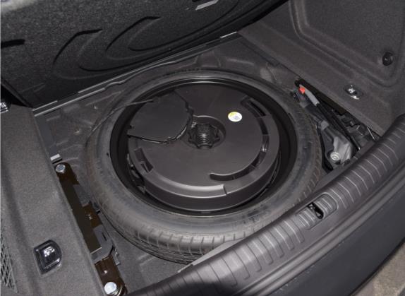 奥迪A6L 2022款 55 TFSI quattro 尊享致雅型 其他细节类   备胎