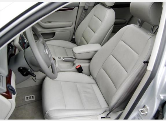 奥迪A4 2006款 1.8T 领先型 车厢座椅   前排空间