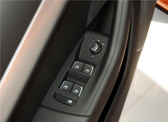 奥迪Q3 2013款 35 TFSI quattro 技术型 车厢座椅   门窗控制