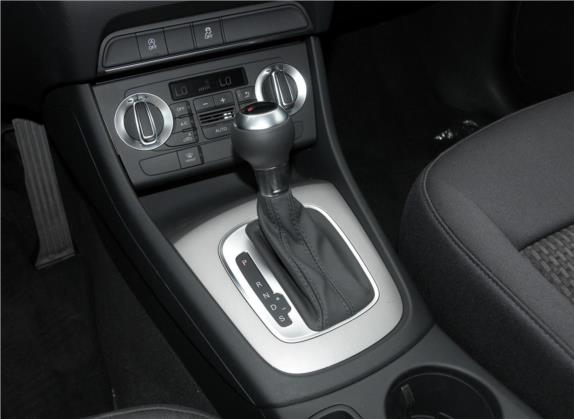 奥迪Q3 2015款 30 TFSI 进取型 中控类   挡把