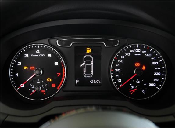 奥迪Q3 2015款 35 TFSI 进取型 中控类   仪表盘