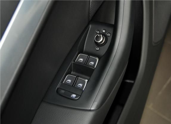 奥迪Q3 2015款 35 TFSI 进取型 车厢座椅   门窗控制