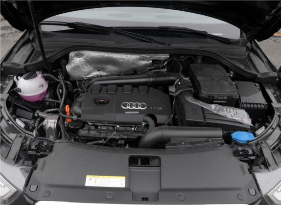 奥迪Q3 2015款 35 TFSI 舒适型 其他细节类   发动机舱