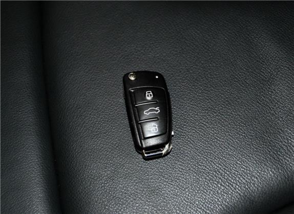 奥迪Q3 2015款 35 TFSI quattro 技术型 其他细节类   钥匙