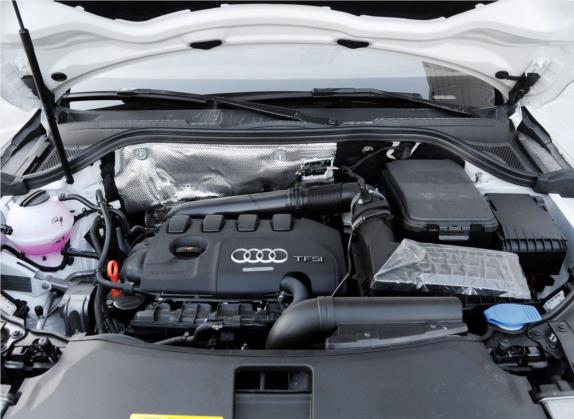奥迪Q3 2015款 35 TFSI quattro 豪华型 其他细节类   发动机舱