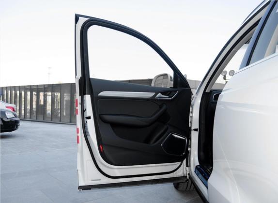 奥迪Q3 2015款 35 TFSI quattro 豪华型 车厢座椅   前门板
