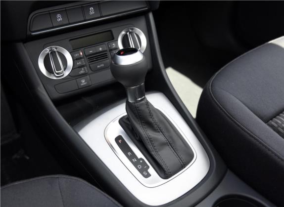 奥迪Q3 2015款 35 TFSI 百万纪念智领型 中控类   挡把