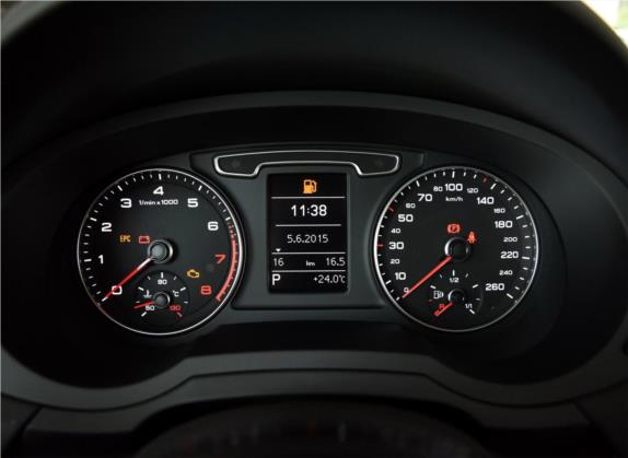 奥迪Q3 2015款 35 TFSI 百万纪念舒享型 中控类   仪表盘