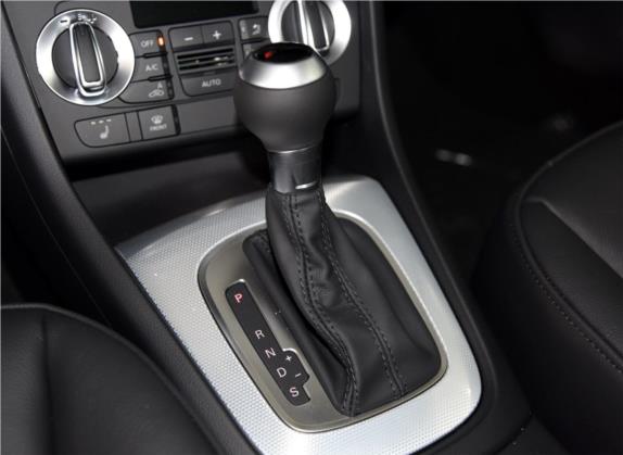 奥迪Q3 2015款 35 TFSI 百万纪念舒享型 中控类   挡把