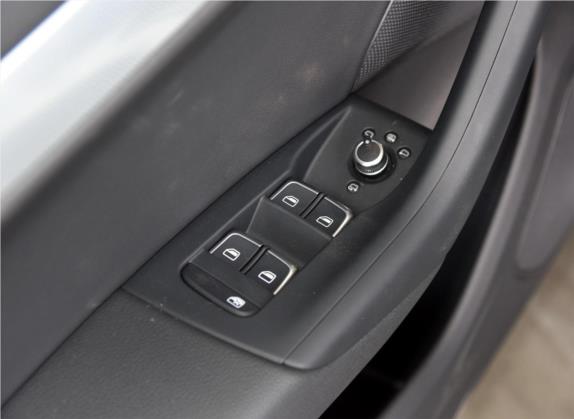奥迪Q3 2015款 35 TFSI 百万纪念舒享型 车厢座椅   门窗控制