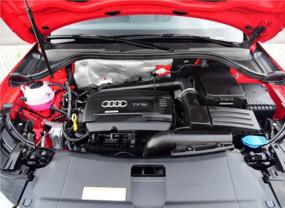 奥迪Q3 2016款 35 TFSI 风尚型 其他细节类   发动机舱