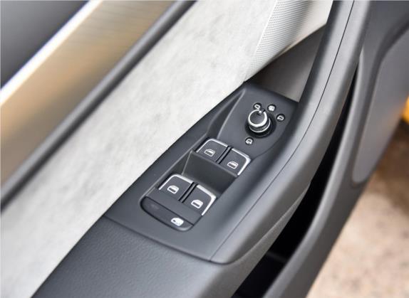 奥迪Q3 2016款 35 TFSI quattro 全时四驱风尚型 车厢座椅   门窗控制