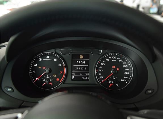 奥迪Q3 2016款 40 TFSI quattro 全时四驱运动型 中控类   仪表盘