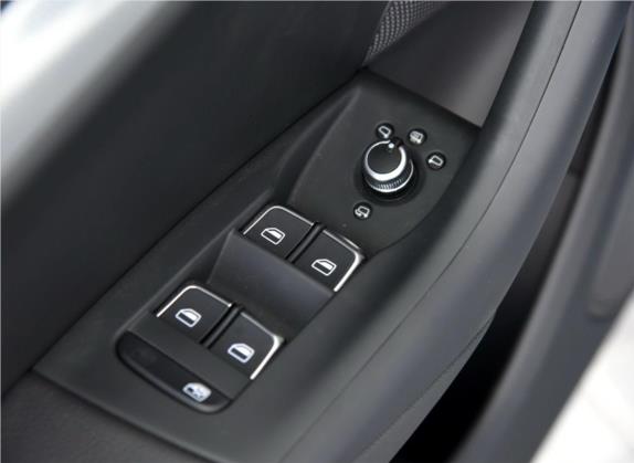 奥迪Q3 2016款 35 TFSI quattro 全时四驱特别版 车厢座椅   门窗控制