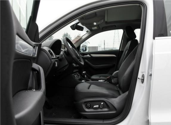 奥迪Q3 2017款 30 TFSI 运动型 车厢座椅   前排空间