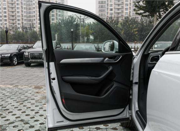奥迪Q3 2017款 30 TFSI 运动型 车厢座椅   前门板