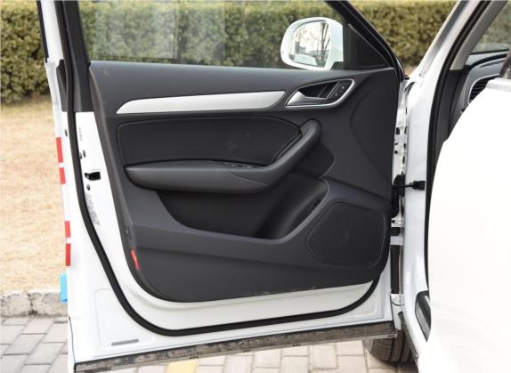 奥迪Q3 2017款 35 TFSI 时尚型 车厢座椅   门窗控制