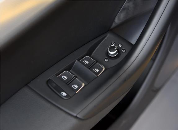 奥迪Q3 2017款 35 TFSI quattro 全时四驱风尚型 车厢座椅   门窗控制