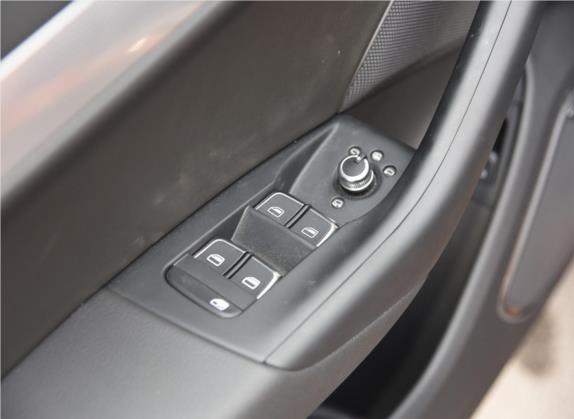 奥迪Q3 2017款 40 TFSI quattro 全时四驱风尚型 车厢座椅   门窗控制