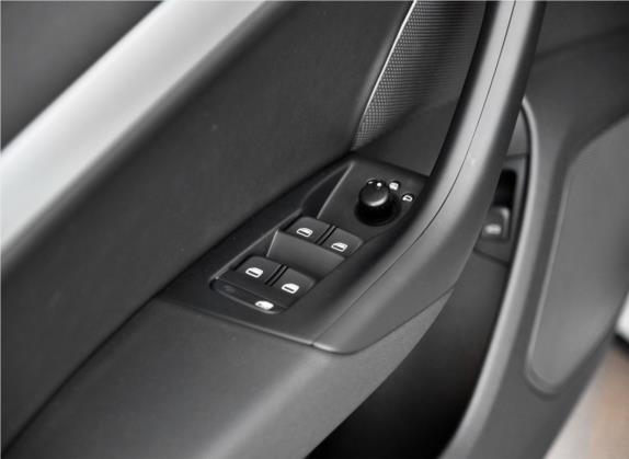 奥迪Q3 2018款 30周年年型 30 TFSI 时尚型 车厢座椅   门窗控制