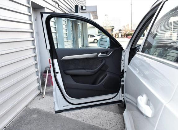 奥迪Q3 2018款 30周年年型 35 TFSI 运动型 车厢座椅   前门板