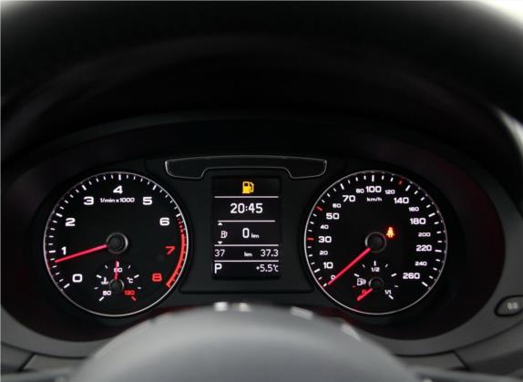 奥迪Q3 2018款 30周年年型 35 TFSI quattro 全时四驱运动型 中控类   仪表盘