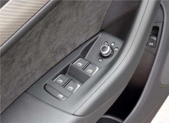 奥迪Q3 2018款 30周年年型 40 TFSI quattro 全时四驱运动型 车厢座椅   门窗控制
