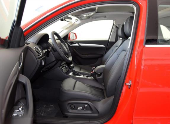 奥迪Q3 2018款 30 TFSI 风尚型典藏版 车厢座椅   前排空间
