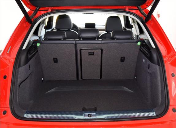 奥迪Q3 2018款 30 TFSI 风尚型典藏版 车厢座椅   后备厢
