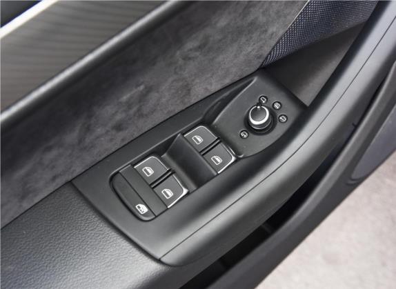 奥迪Q3 2018款 35 TFSI 运动型典藏版 车厢座椅   门窗控制
