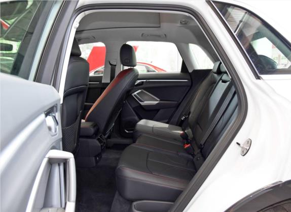 奥迪Q3 2019款 40 TFSI 时尚致雅型 车厢座椅   后排空间