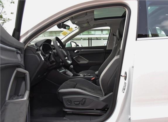 奥迪Q3 2019款 40 TFSI quattro 时尚动感型 车厢座椅   前排空间