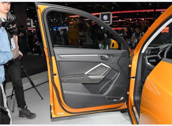 奥迪Q3 2019款 45 TFSI quattro 豪华动感型 车厢座椅   前门板