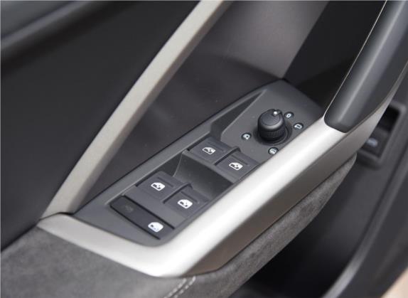 奥迪Q3 2020款 40 TFSI 时尚动感型 车厢座椅   门窗控制