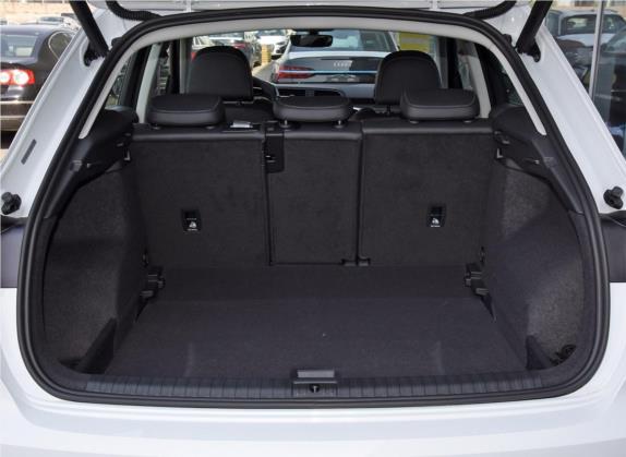 奥迪Q3 2020款 45 TFSI quattro 时尚动感型 车厢座椅   后备厢