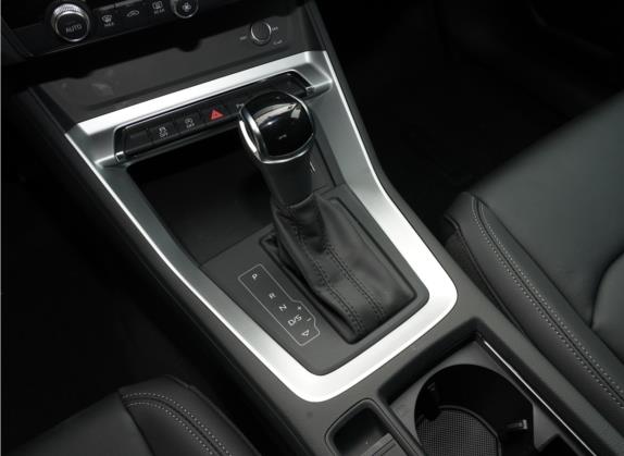 奥迪Q3 2021款 35 TFSI 进取致雅型 中控类   挡把
