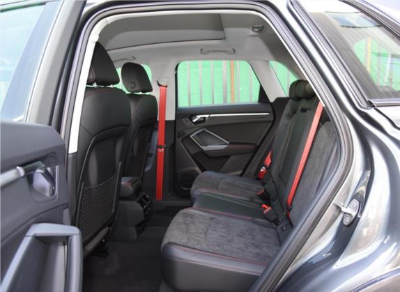 奥迪Q3 2021款 40 TFSI 时尚动感型 车厢座椅   后排空间