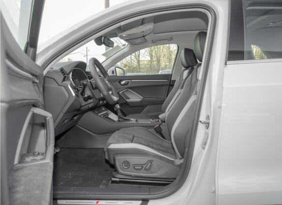奥迪Q3 2021款 45 TFSI quattro 豪华动感型 车厢座椅   前排空间