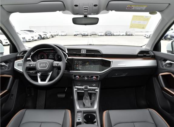 奥迪Q3 2022款 35 TFSI 时尚致雅型 中控类   中控全图