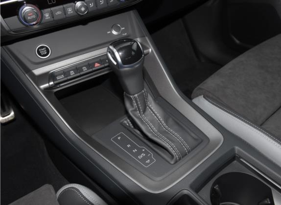 奥迪Q3 2022款 40 TFSI 时尚动感型 中控类   挡把