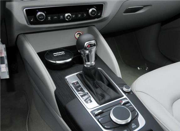 奥迪A3 2014款 Limousine 35 TFSI 自动舒适型 中控类   挡把