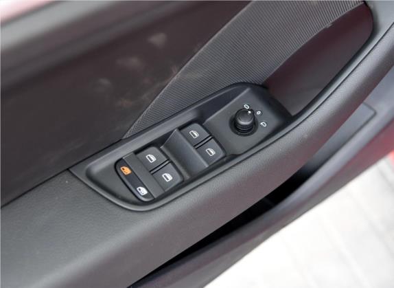 奥迪A3 2015款 Limousine 40 TFSI 自动舒适型 车厢座椅   门窗控制