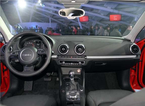 奥迪A3 2015款 Limousine 40 TFSI 自动豪华型 中控类   中控全图