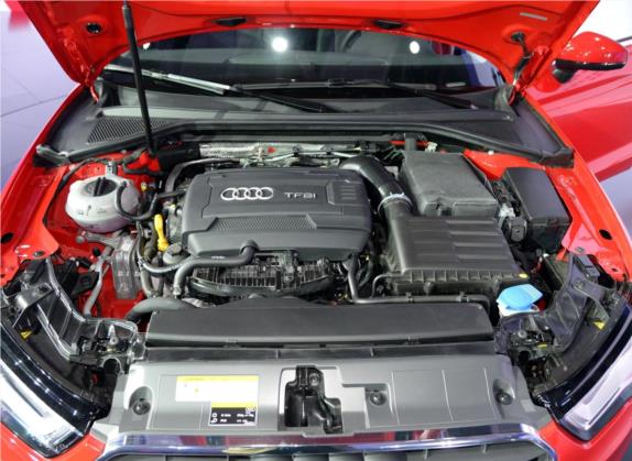 奥迪A3 2015款 Limousine 40 TFSI 自动豪华型 其他细节类   发动机舱