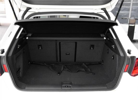 奥迪A3 2015款 Sportback 35 TFSI 百万纪念智领型 车厢座椅   后备厢
