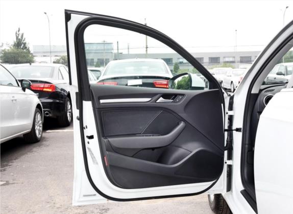奥迪A3 2015款 Sportback 35 TFSI 百万纪念智领型 车厢座椅   前门板