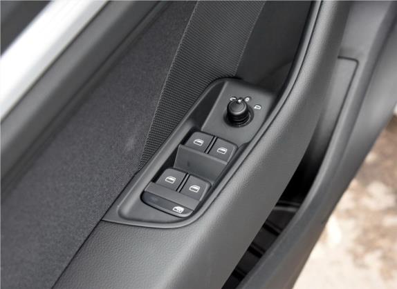 奥迪A3 2015款 Sportback 35 TFSI 百万纪念智领型 车厢座椅   门窗控制
