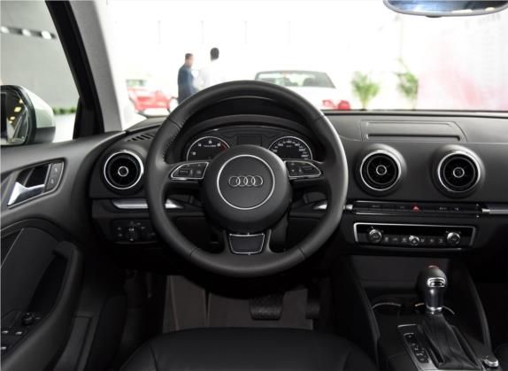奥迪A3 2015款 Limousine 35 TFSI 百万纪念舒享型 中控类   驾驶位